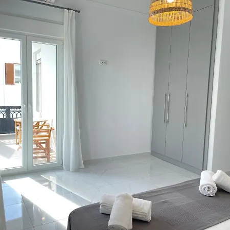 בית נופש Mano's Place Naxos City